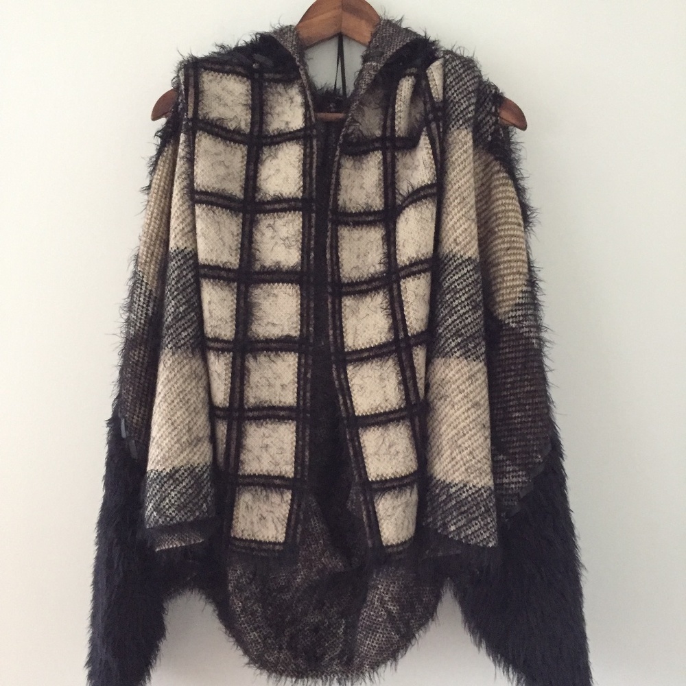 BCBGMaxAzria Cozy Sleeveless Shrug